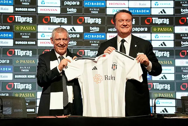 1704895365158.jpg Beşiktaş'ta Fernando Santos ilk idmanına çıktı! Ekibiyle birlikte Kartal pozu verdi...