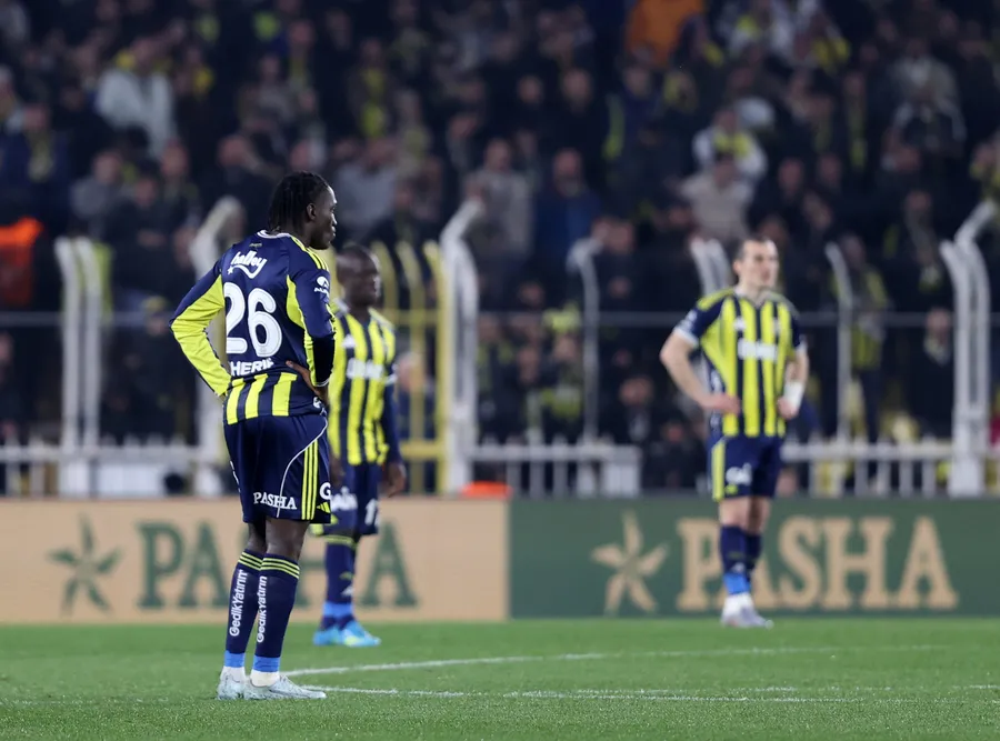 kanarya-zirvede-kayip-fenerbahce-rizespor-ile-berabere-kaldi-1776453529107.jpg Fotoğraf (AA)