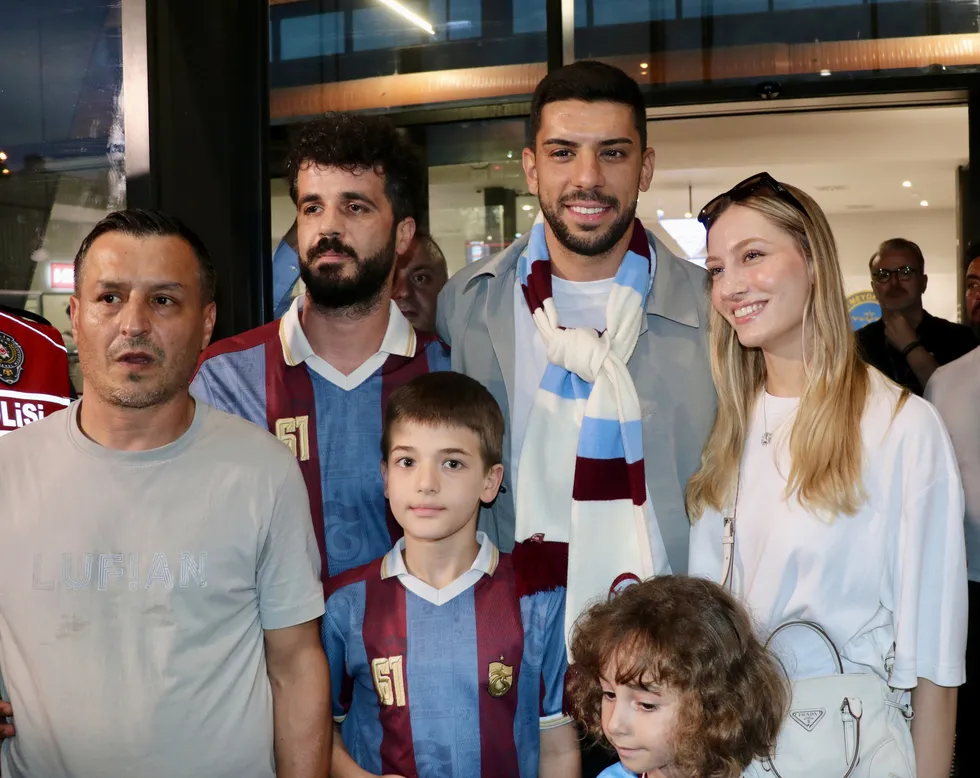 Trabzonspor, milli stoper Cenk Özkacar ile 3+1 yıllık sözleşme imzaladı! İşte maaşı, bonservis bedeli ve KAP açıklaması - 2