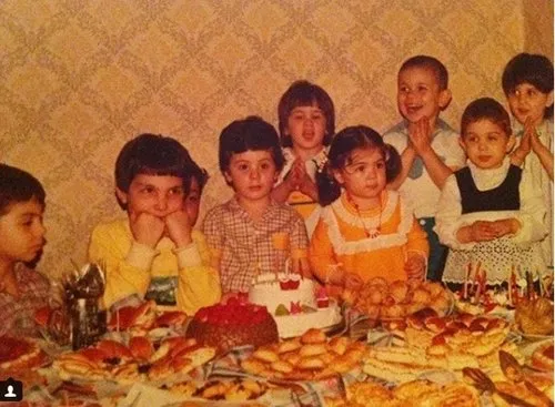 Özge Borak’ın çocukluk fotoğrafına beğeni yağdı!