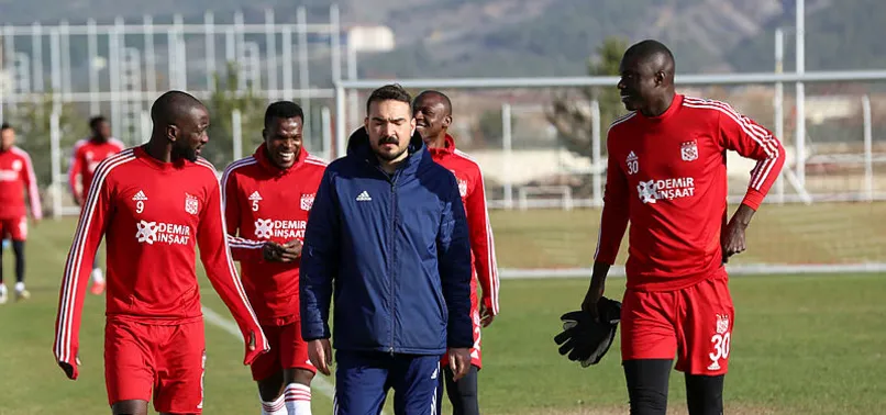 Sivasspor futbolcularına koronavirüs nedeniyle Avrupa yasağı geldi