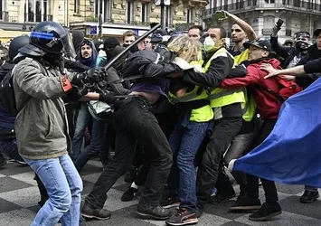 Paris’te 1 Mayıs gerginliği: 29 gözaltı