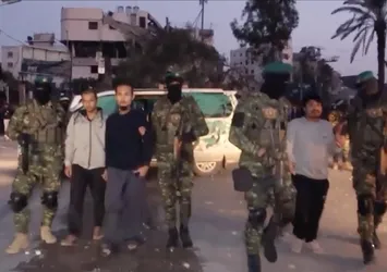 İsrailli askeri analist Amir Bohbot ‘Gazze’nin gerçek sahibi’ diyerek Hamas’ı işaret etti! "Hamas, esir takası sahneleriyle İsrail'i rezil etti"