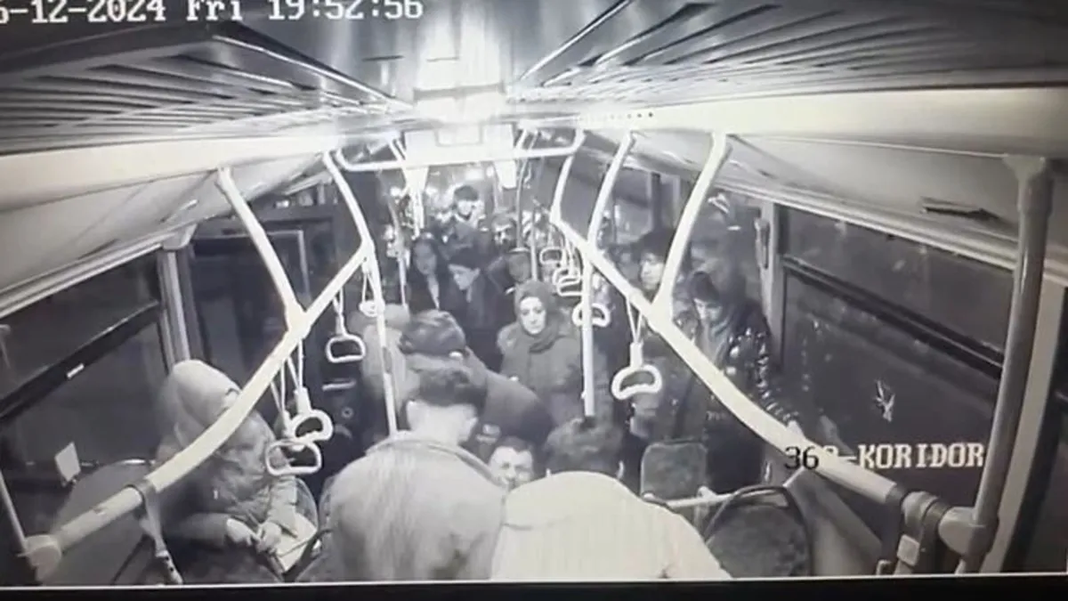 Kayseri'de takdir toplayan hareket! Özel halk otobüsü şoförü fenalaşan yolcuyu hastaneye yetiştirdi