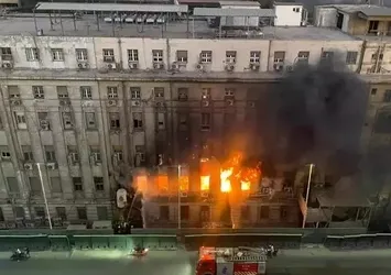 Mısır'da iletişim merkezinde yangın: 4 ölü
