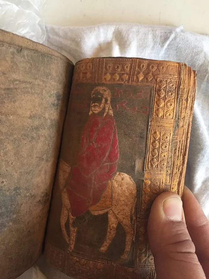 Aksaray'da tarihi İncil ele geçirildi - 1