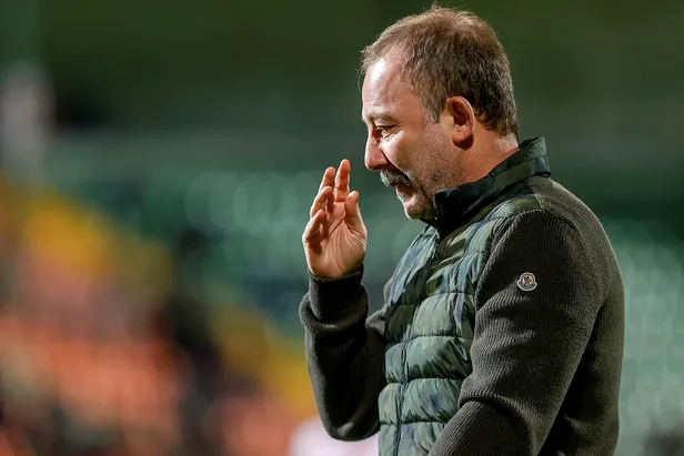 Sergen Yalçın istifa mı etti? Sergen Yalçın Beşiktaş'tan ayrıldı mı? Son dakika açıklaması - 1