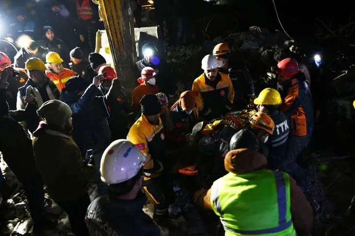 170. saatin mucizesi Sibel Kaya oldu! Enkazdan sağ olarak kurtarıldı