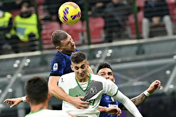 fenerbahce-mert-muldur-ve-miha-zajc-transferini-resmen-acikladi-1690789846037.jpeg Fenerbahçe Mert Müldür ve Miha Zajc transferini resmen açıkladı