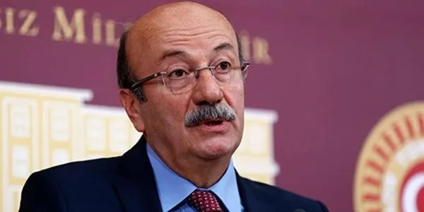 1626553633145.jpg CHP İstanbul Milletvekili Mehmet Bekaroğlu "Üç bakan Rize'ye üç ayrı uçakla gitti" yalanına ortak oldu: Paylaşımı silmesine rağmen özür dilemedi - 1