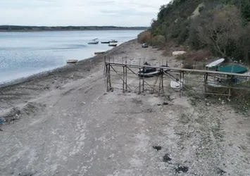 Terkos Gölü'nde kuraklık etkisi! Su 10 metre geri çekildi