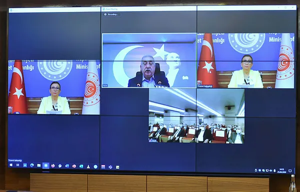 Ticaret Bakanı Ruhsar Pekcan: Esnafımızı dünya pazarına açacağız - 1