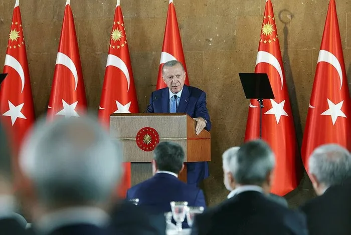baskan-erdogan-kabinenin-ardindan-konustu-muhalefete-orman-yanginlari-tepkisi-is-yapmak-yerine-siyaset-pesinde-1724611993728.jpeg Başkan Erdoğan Kabine'nin ardından konuştu