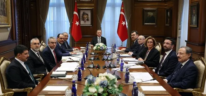 Başkan Erdoğan’dan Cumhurbaşkanlığı Politika Kurulu başkanvekilleriyle önemli zirve