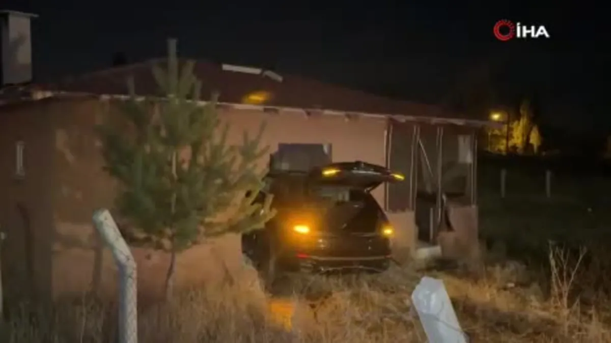 Yoldan çıkan otomobil müstakil eve ok gibi saplandı: 1 yaralı