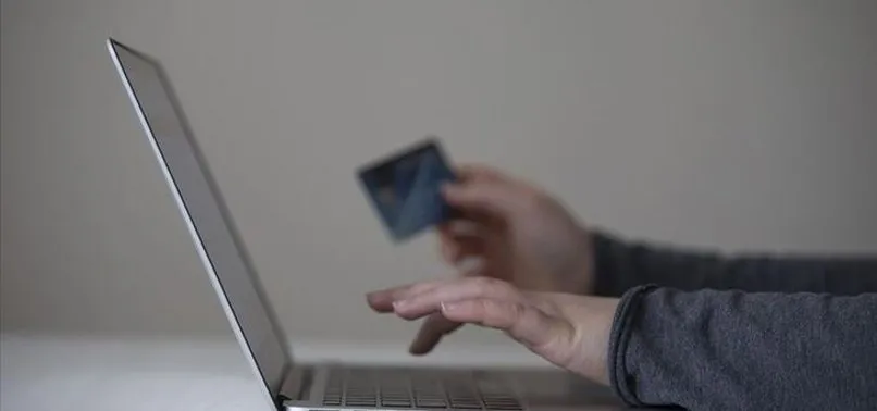 3 milyonu aşkın kişi kredi kartıyla ilk kez online alışveriş yapıldı