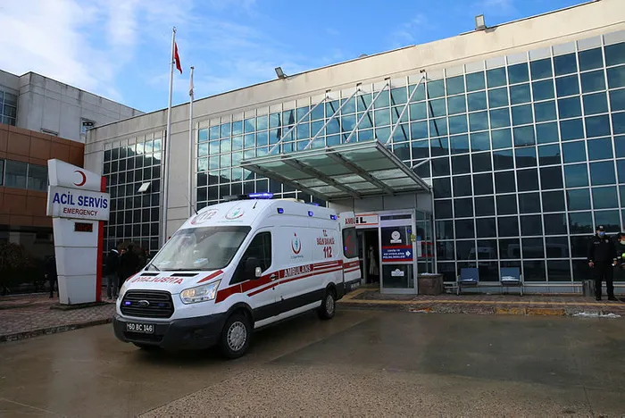 Tokat’ta servis aracı devrildi: Bir asker şehit oldu, 3 asker yaralandı