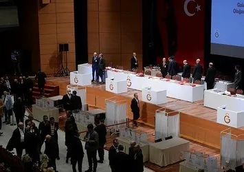Galatasaray'da Burak Elmas ve yönetimi idari yönden ibra edilmedi!