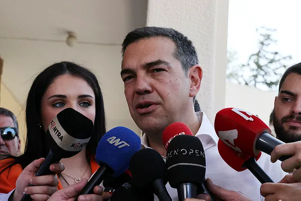 Yunanistan’da kritik seçim! Miçotakis yarışı önde tamamladı