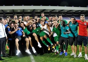 Demokrasi Kupası Denizlispor'un!