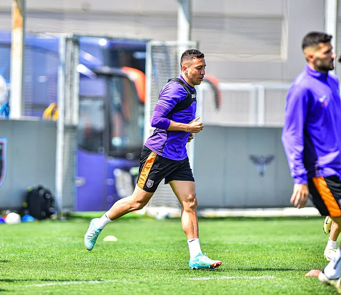 basaksehir-pendikspor-maci-hazirliklarini-tamamladi-1713018877662.jpg Başakşehir Pendikspor maçı hazırlıklarını tamamladı