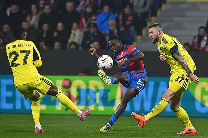 fenerbahce-avrupada-takildi-sari-lacivertliler-deplasmanda-2-puan-birakti-1762466844687.jpeg Temsilcimiz Fenerbahçe, deplasmandan 1 puanla ayrıldı (AFP)