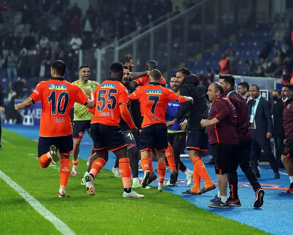 kara-kartala-basaksehir-freni-basaksehir-3-2-besiktas-mac-sonucu-ozet-1634327401489.jpg Kara Kartal'a Başakşehir freni! Başakşehir 3-2 Beşiktaş (MAÇ SONUCU - ÖZET) - 2