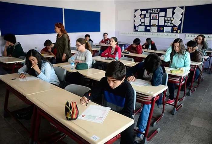 Son dakika: Milli Eğitim Bakanı Mahmut Özer'den flaş açıklamalar! Vakalar artarsa okullar kapatılır mı? - 9
