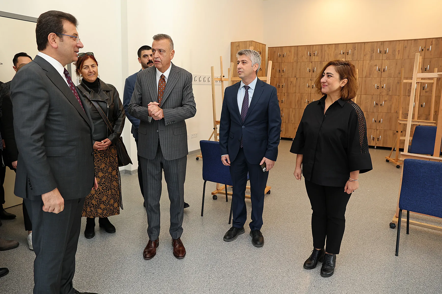 CHP'li Battal İlgezdi'den İmamoğlu'na eleştiri AK Parti'ye övgü: Yiğidi öldür hakkını yeme! Sorunu Murat Kurum çözdü