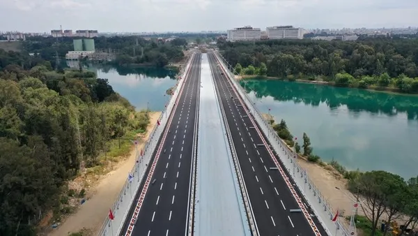 Otobüslere yasakladı! CHP’li başkandan Adanalılara işkence: Köprüyü Erdoğan yaptı diye güzergah değiştirtti