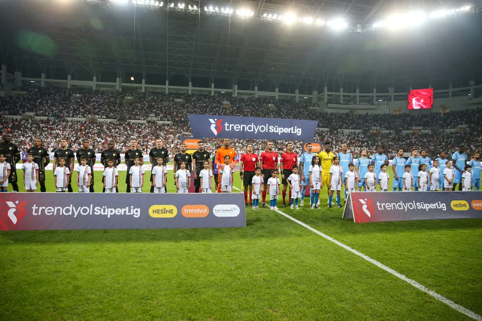 canli-anlatim-amedspor-trabzonspor-1788205530702.jpg Fırtına uzatmalarda yıkıldı! Maç sonucu: Amedspor 2-1 Trabzonspor - 3