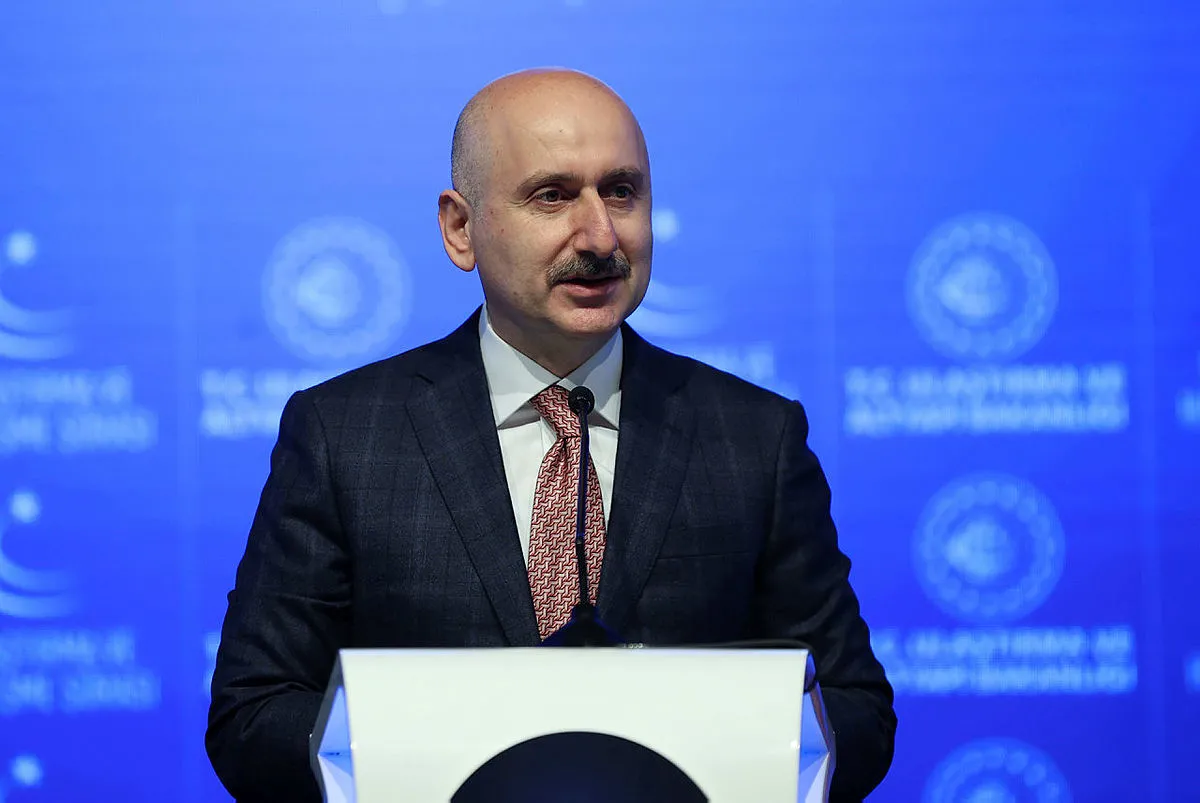 Ulaştırma Bakanı Adil Karaismailoğlu'ndan Ankara-İzmir Hızlı Tren hattı ve Kuzey Marmara otoyolu açıklaması