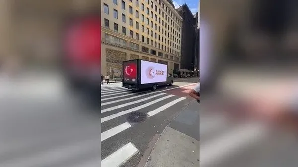 1694995138572.jpg New York'ta dijital ekranlı kamyonetlerle "Türkiye Yüzyılı" gözler önünde! - 1