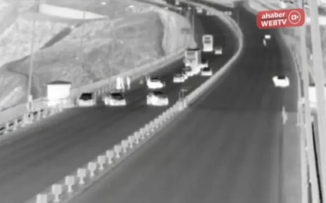 Osmangazi Köprüsü'nde operasyon! Polisin dur ihtarına uymadı