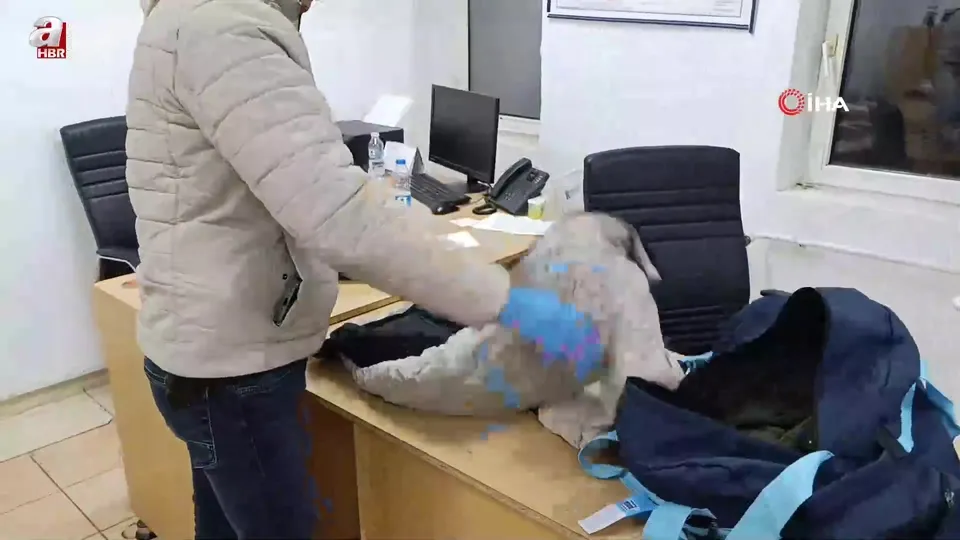 Montların astarından uyuşturucu hap çıktı