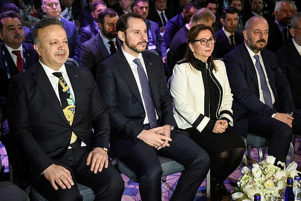 Son dakika: Bakan Albayrak: Belediyeler sebze-meyve satışına haftaya başlayacak