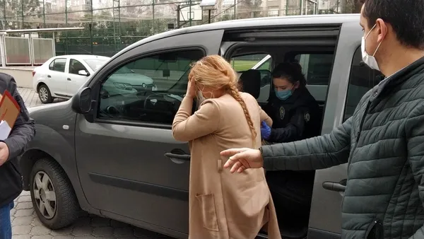 samsunda-alcak-tuzak-para-verip-yasli-kadini-aglarina-dusurduler-1610546088873.jpg Samsun'da alçak tuzak! Para verip yaşlı kadını ağlarına düşürdüler - 3