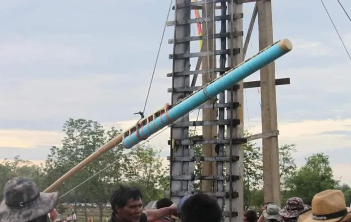 Festivalde seyirciler arasına roket düştü! Çok sayıda yaralı var