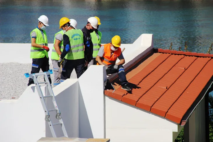 Yılmaz Özdil’in kaçak villasında yıkım başladı! İşte ilk kareler...