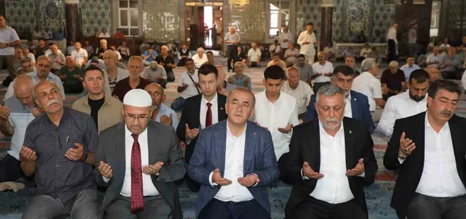 Camilerde 15 Temmuz şehitleri için mevlit