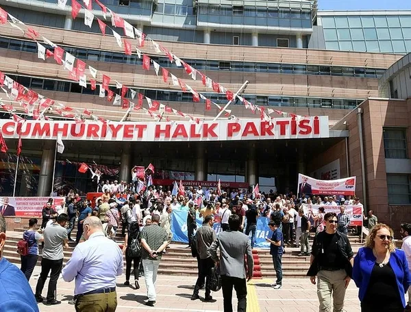 CHP’li Ergene Belediye Başkanı Rasim Yüksel özür dileyip yine taciz etti! Genç kadın yaşadığı dehşeti anlattı: Göğüslerime dokunup zorla elimi tuttu