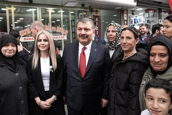 saglik-bakani-kocadan-losemi-hastalarinin-yatak-talebine-net-mesaj-kimsenin-istismar-etmeye-hakki-yok-1711659477144.jpeg Sağlık Bakanı Koca'dan lösemi hastalarının yatak talebine net mesaj: Kimsenin istismar etmeye hakkı yok - 4