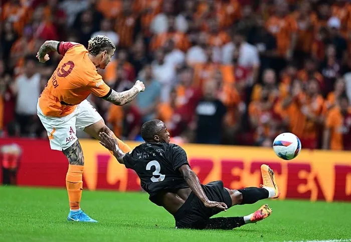 canli-galatasaray-hatayspor-maci-canli-anlatim-trendyol-super-lig-1723231351098.jpeg Muhteşem geri dönüş! Cimbom açılışı 3 puan ile yaptı | Galatasaray - Hatayspor'u 2-1 mağlup etti - 3