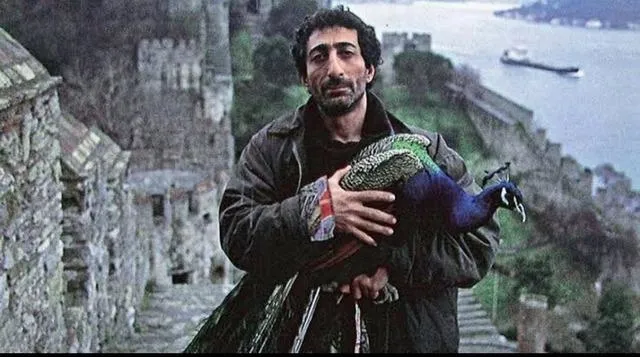 unlu-oyuncu-ahmet-ugurlu-hayatini-kaybetti-aci-haberi-zafer-algoz-duyurdu-1717070657088.jpeg Ünlü oyuncu Ahmet Uğurlu hayatını kaybetti! Acı haberi Zafer Algöz duyurdu - 3