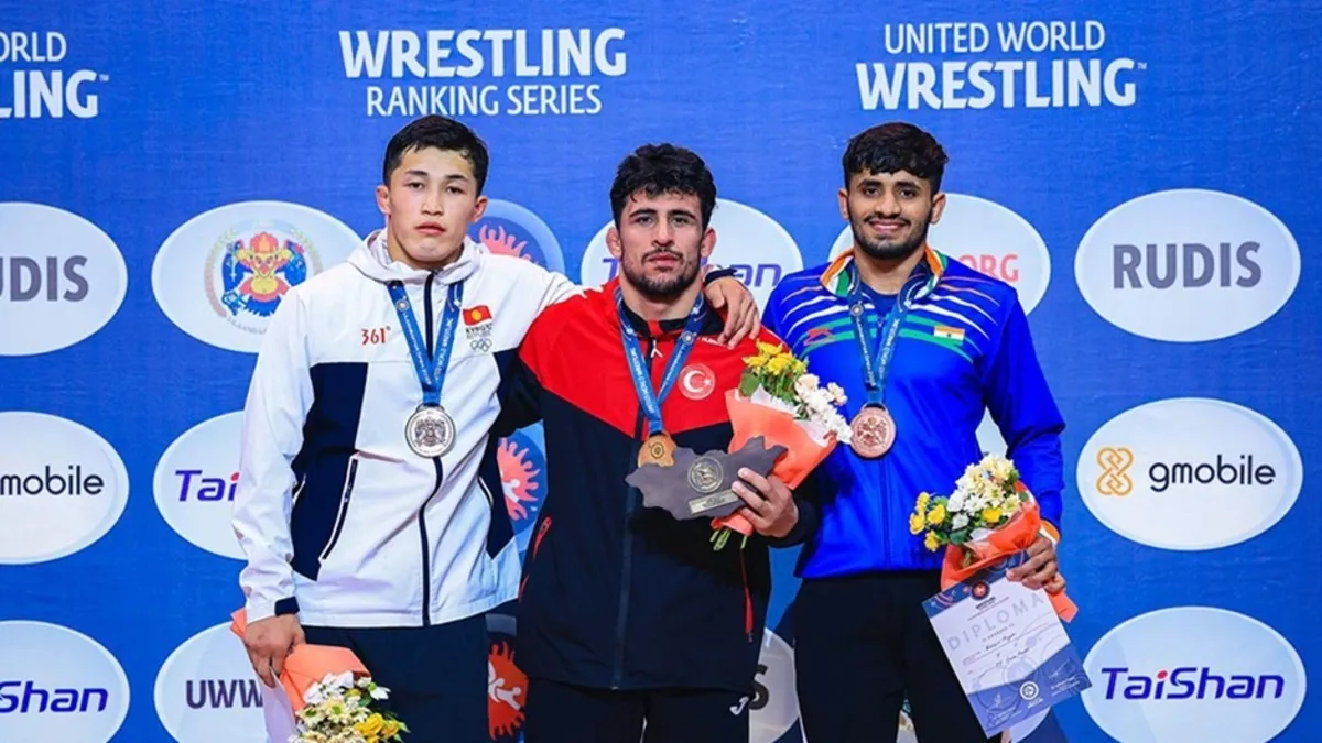 Milli güreşçilerden büyük gurur! 4 madalya kazandılar