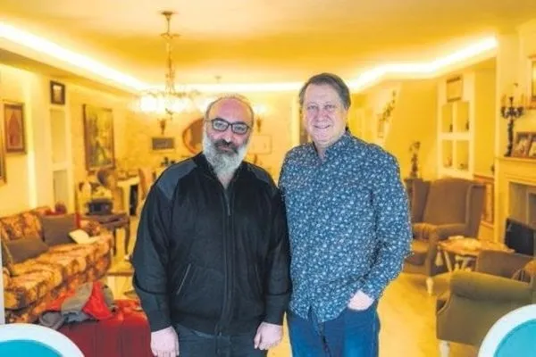 Usta sanatçı Ahmet Özhan’dan dikkat çeken sözler: Cumhurbaşkanımız dolara da one minute dedi