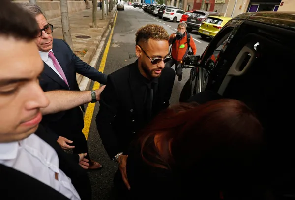 Neymar'ın Barcelona macerasında usulsüzlük davası! - 2
