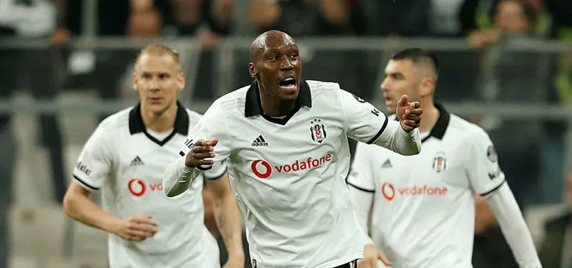 Atiba Hutchinson pes etmiyor! 1 yıl daha oynayacak