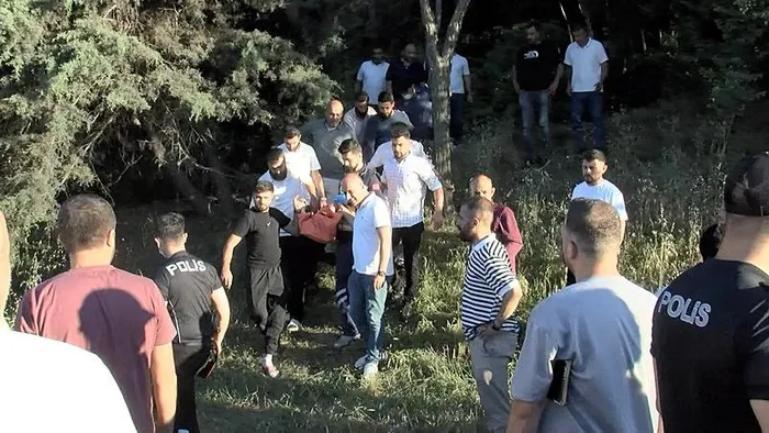 1718875956103.jpeg TEM Otoyolu kenarında sır ceset! İnceleme başlatıldı - 2