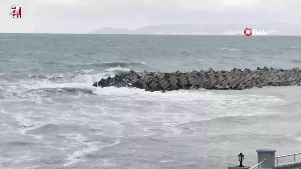Akçakoca’da fırtına etkili oluyor